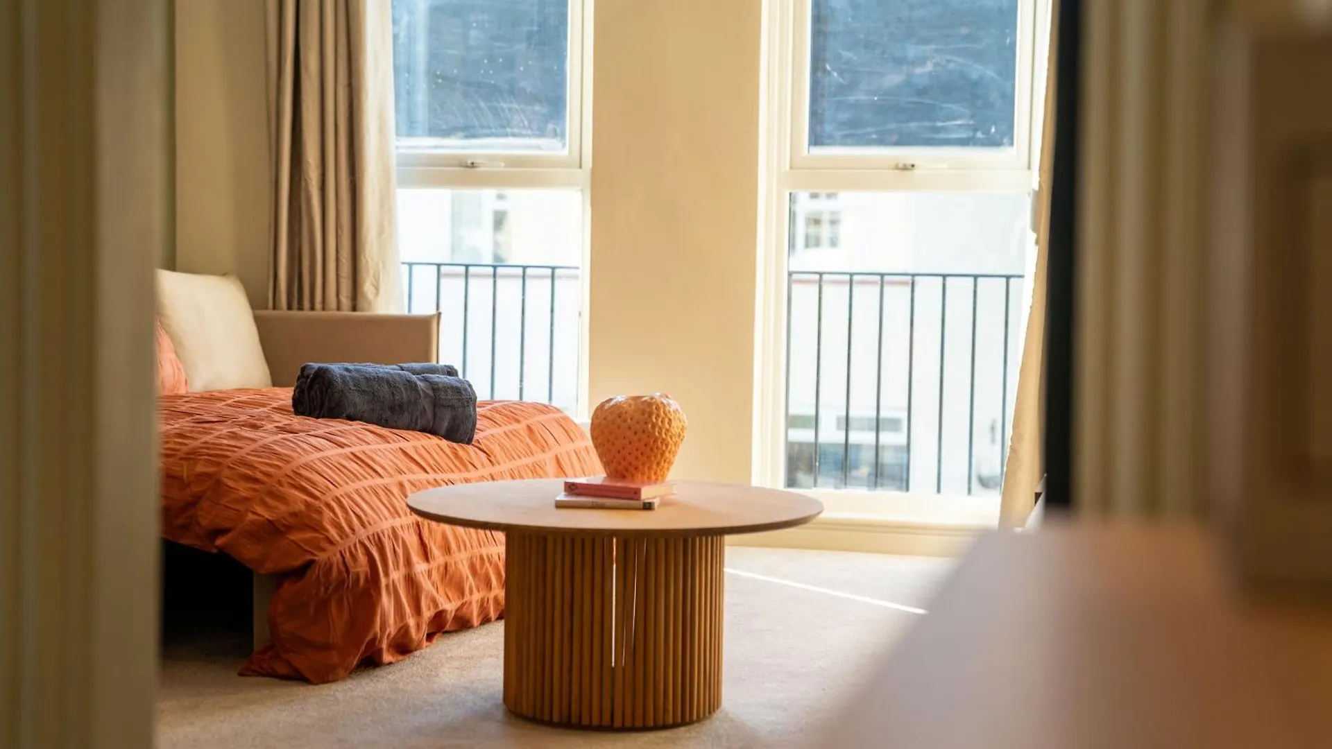 Spacious Town House Sleeps 8, Bath Road Cheltenham Holiday home