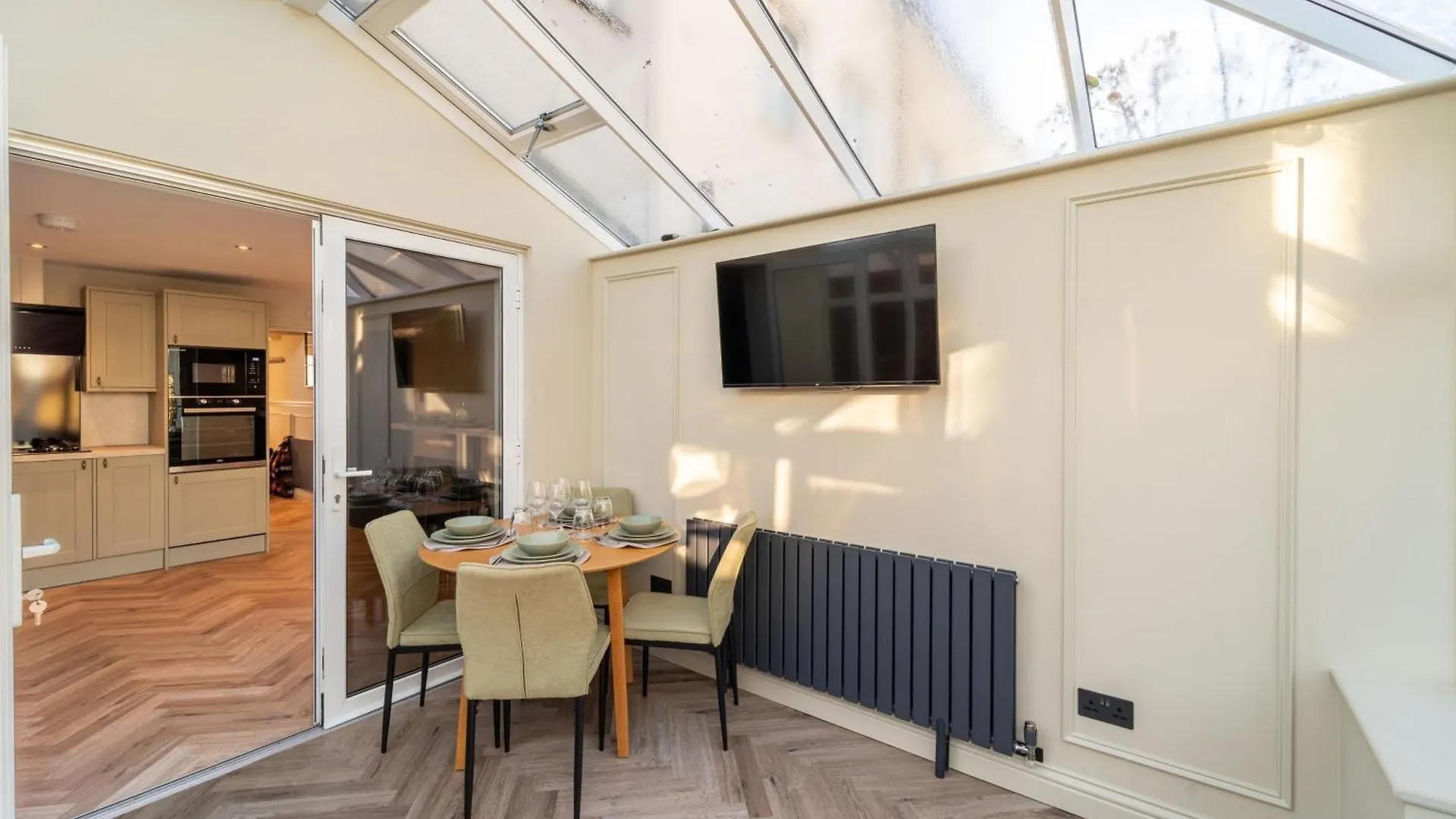 Spacious Town House Sleeps 8, Bath Road Cheltenham United Kingdom